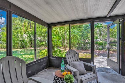 401 Floriland Ave, Tampa FL  33612-7809 exterior