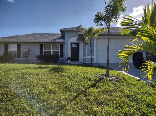 2715 Eagle Dr, Fort Pierce FL  34984-8916 exterior
