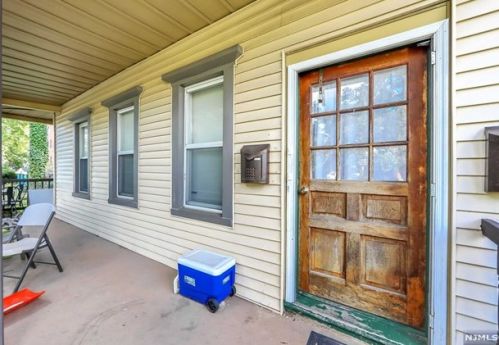 242 Franklin Ave, Hasbrouck Heights NJ 07604-1202 exterior