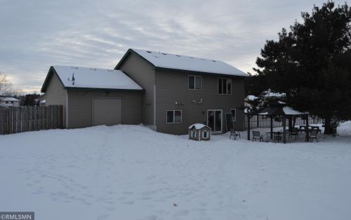 7050 Spruce Dr, Princeton MN 55371-6091 exterior