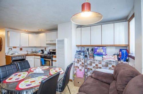 184 Chelsea St, Boston MA exterior