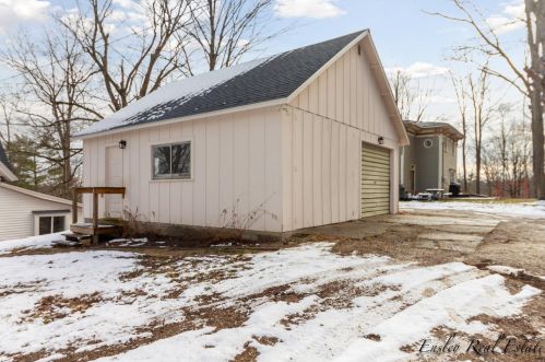 305 Pne St, Big Rapids MI 49307-1361 exterior