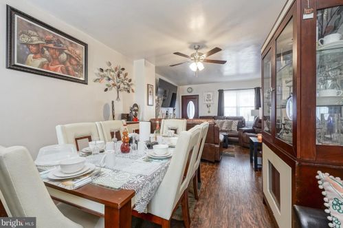 6327 Glenloch St, Philadelphia PA  19135-3203 exterior