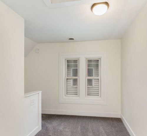 360 Hogadone Ave, Grand Rapids MI 49504-6225 exterior