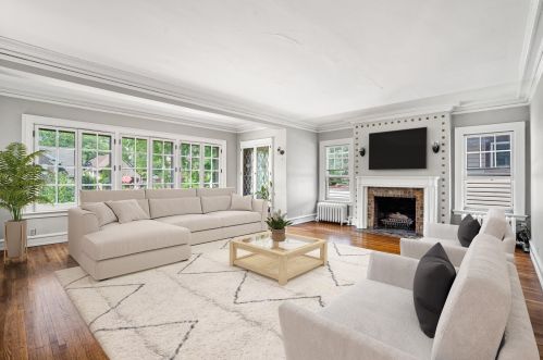 4034 Downer Ave, Milwaukee WI  53211-2126 exterior