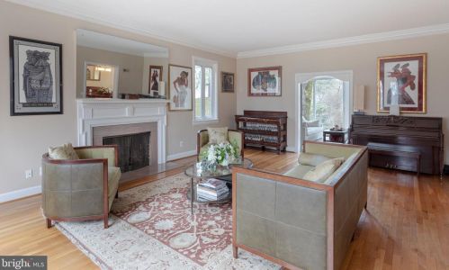 1823 Quincy St, Washington, DC 20011-5335