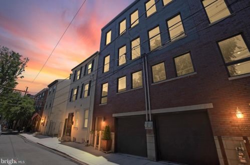 1018 Leithgow St, Philadelphia PA  19123-1421 exterior