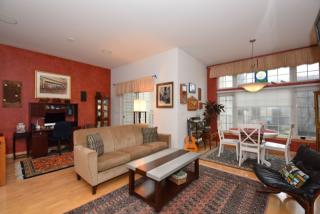 2571 Farwell Ave, Milwaukee WI  53211-4117 exterior