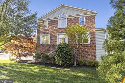 7433 Dunnington Pl, Alexandria VA  22315-5248 exterior