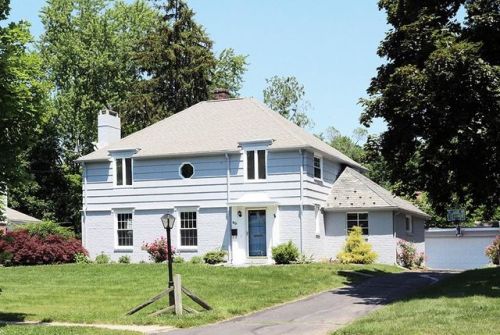 90 Longfellow Dr, Springfield, MA 01106-2310