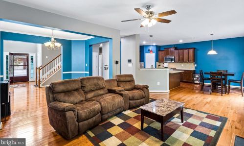 7722 Hollins Chapel Ct, Glen Burnie MD 21060-8396 exterior