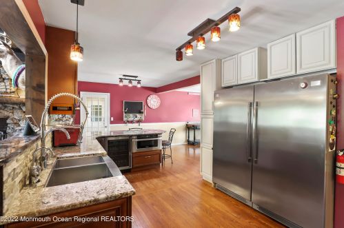 53 Arlene Dr, West Long Branch NJ 07764-1100 exterior