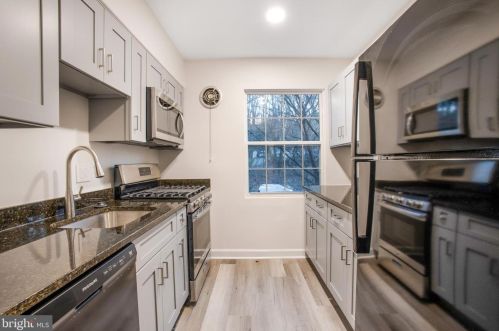 5007 10th St, Arlington, VA 22205-2501