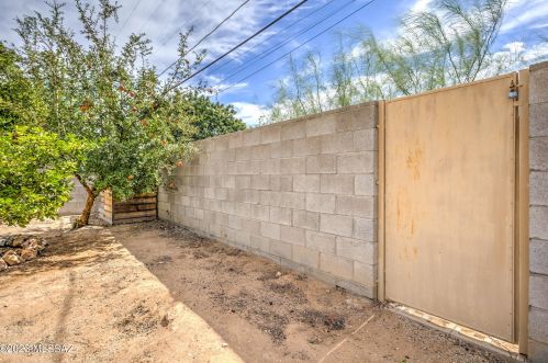 3702 March Pl, Tucson AZ 85713-4227 exterior