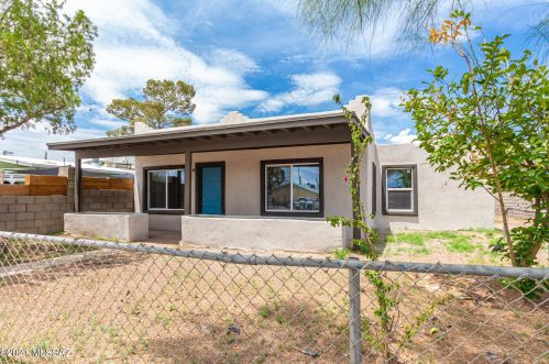 831 34th St, Tucson, AZ 85713-3633