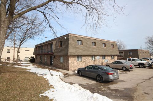 4723 13th St, Milwaukee, WI 53221-2460