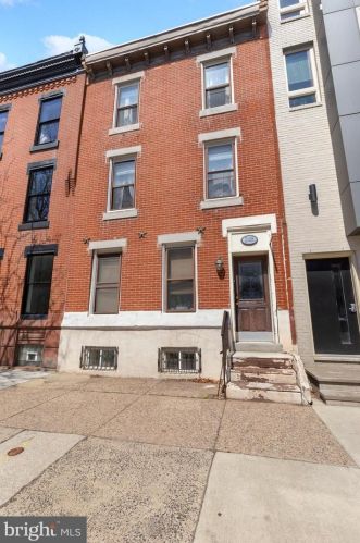 2105 Christian St, Philadelphia PA  19146-1209 exterior