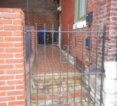 1861 10th St, Saint Louis, MO 63104-3959