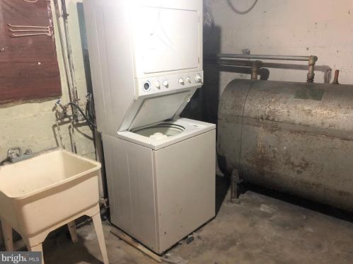 1139 Colonial Ave, Alexandria VA 22314-1325 exterior