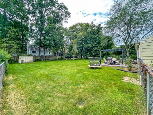 3129 Fleetwood Dr, Kalamazoo MI  49024-5606 exterior