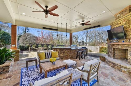 934 Carter Dr, Atlanta GA 30319-1049 exterior