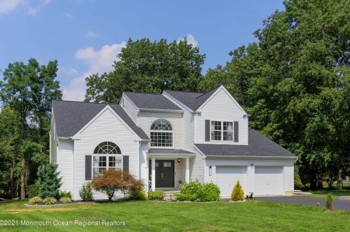 374 Sapphire Dr, Jackson Twp, NJ 08527-1363