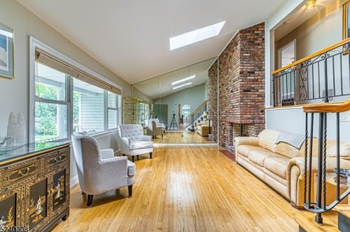 92 Sawmill Dr, Berkeley Heights, NJ 07922-1923