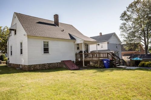 96 Wallace Row, Wallingford CT 06492-3137 exterior