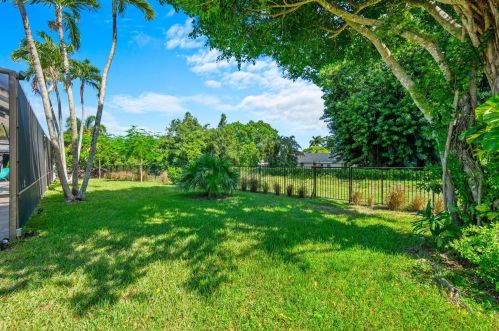 2700 41st St, Boca Raton FL  33434-5842 exterior