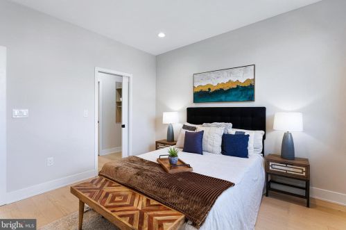 1733 Independence Ave, Washington DC  20003-1637 exterior