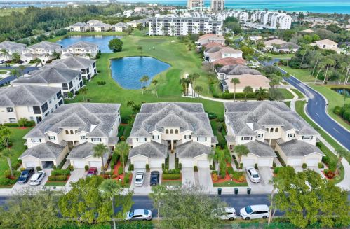 200 Southstar Dr, Fort Pierce FL 34949-9120 exterior