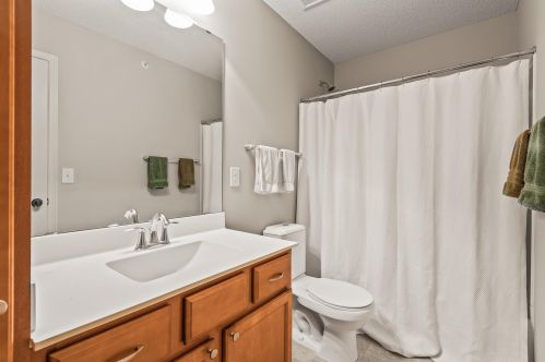 2141 Cedar Grv Trl, Saint Paul MN 55122-1543 exterior