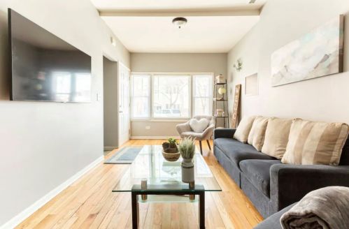 2840 Campbell Ave, Chicago, IL 60618-7902