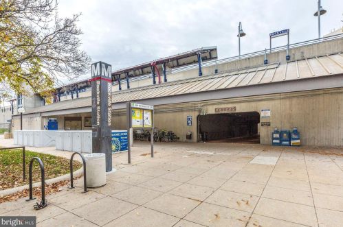 4216 Landgreen St, Rockville MD 20853-2731 exterior