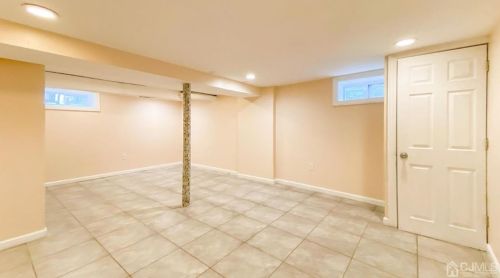 54 Morgan Dr, Edison NJ 08817-3520 exterior