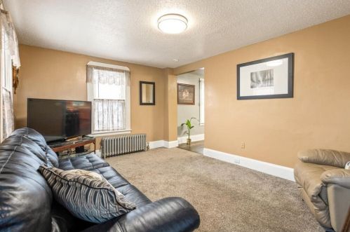 6 Bowler St, Lynn MA  01904-2613 exterior