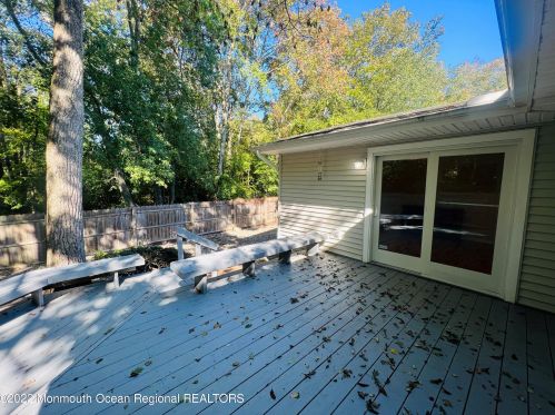 308 Enterprise Dr, Lacey NJ 08731-1815 exterior