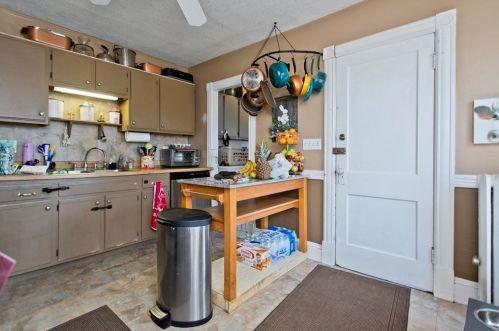 118 Fairview Ave, Chicopee MA 01013-2926 exterior