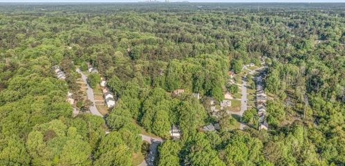 5576 Ln Fleur Trl, Lithonia GA 30038-2843 exterior