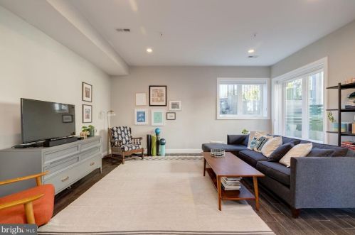 3585 13th St, Washington, DC 20010-2001