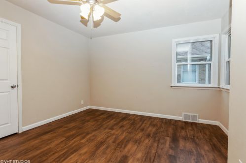 3137 28, Milwaukee WI 53215-4307 exterior