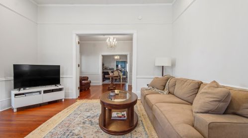 98 Live Oak Ave, Defuniak Springs FL  32435-2383 exterior