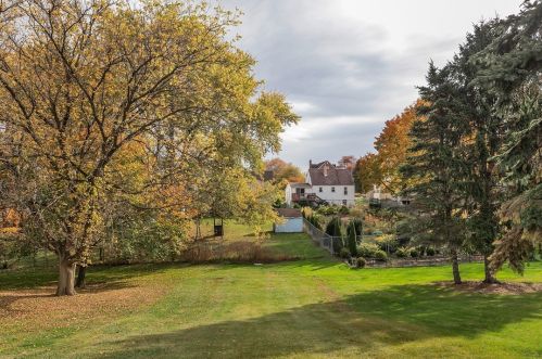 1255 Chestnut St, Monaca PA 15061-1042 exterior