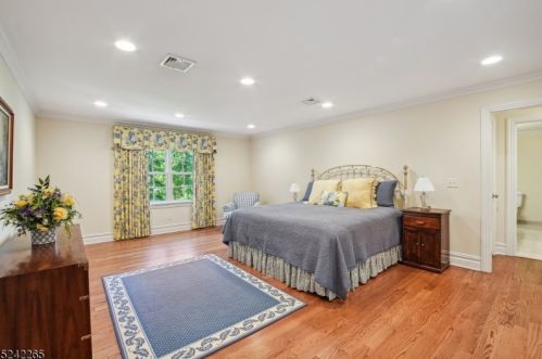 40 Linden Ln, Chatham Township NJ 07928-1654 exterior