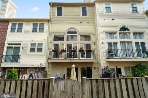 3803 Courtland Cir, Alexandria VA 22305-2061 exterior