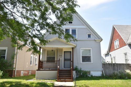 3257 Booth St, Milwaukee WI 53212-2135 exterior