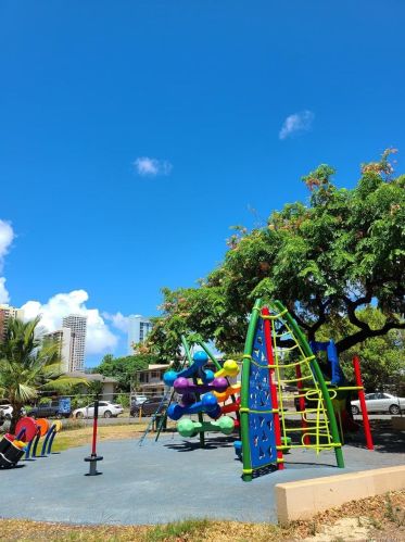 2450 Date St, Honolulu HI  96826-4658 exterior