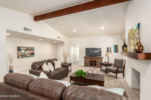 2494 Camino Valle Verde, Tucson AZ  85715-3405 exterior