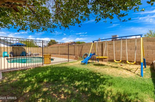 1444 Carson Rd, Phoenix AZ  85041-6711 exterior