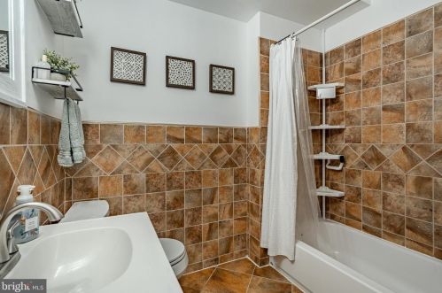 1125 Berks St, Philadelphia PA  19122-6006 exterior